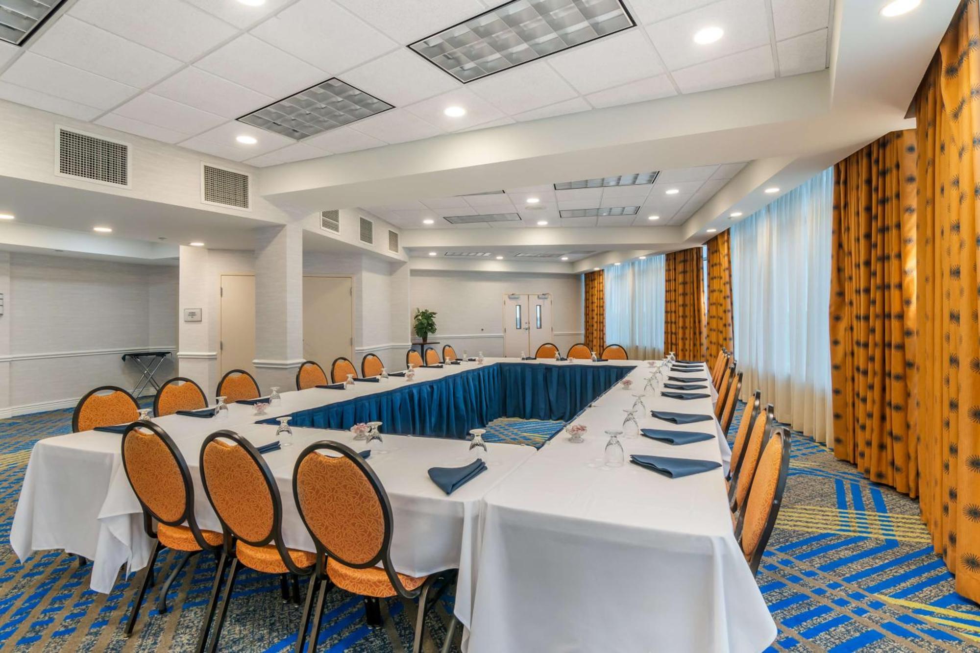 Doubletree By Hilton Jefferson City Exteriör bild