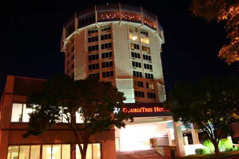 Doubletree By Hilton Jefferson City Exteriör bild